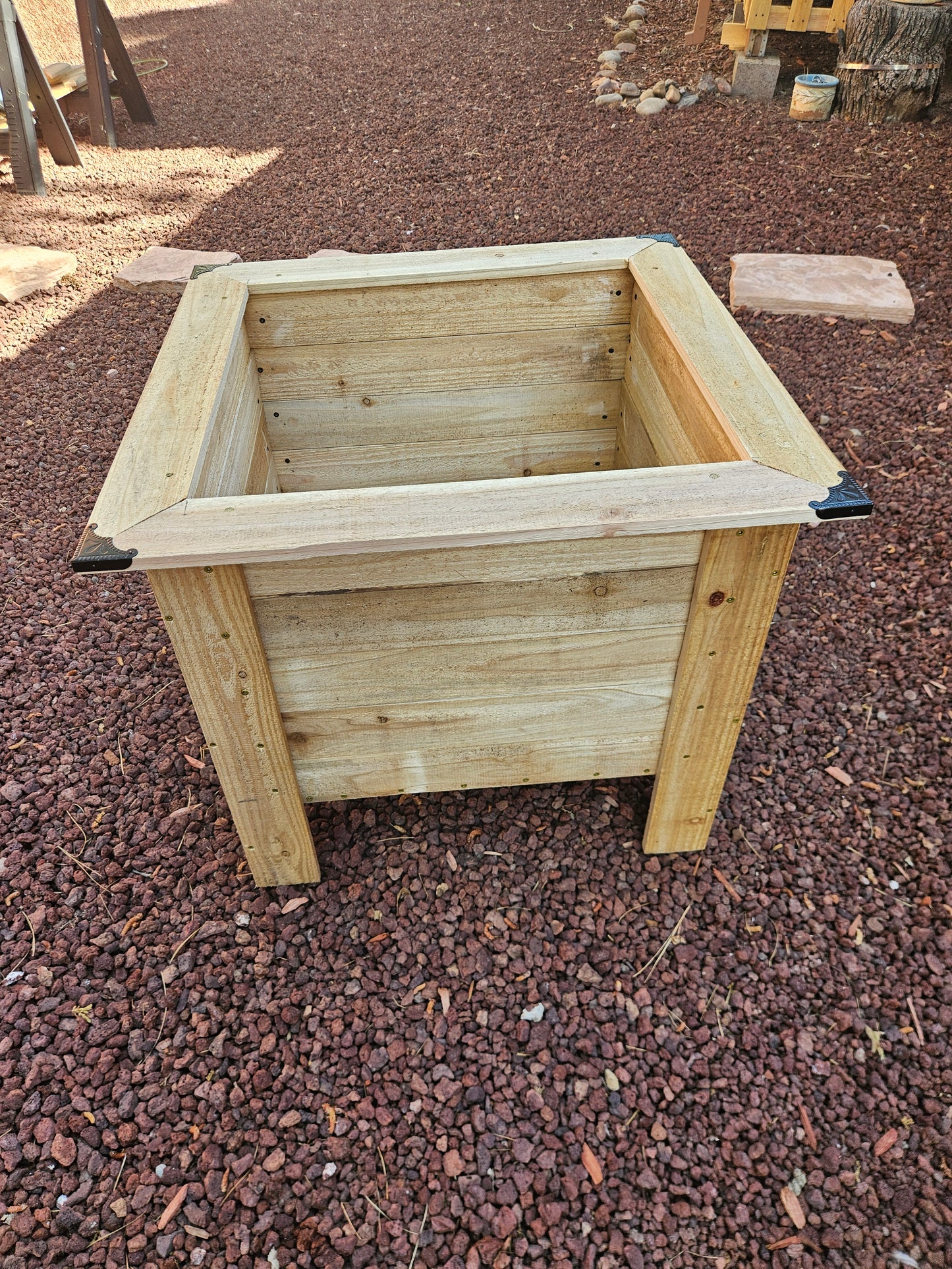 Floral/Garden Bed - Cedar Wood #185